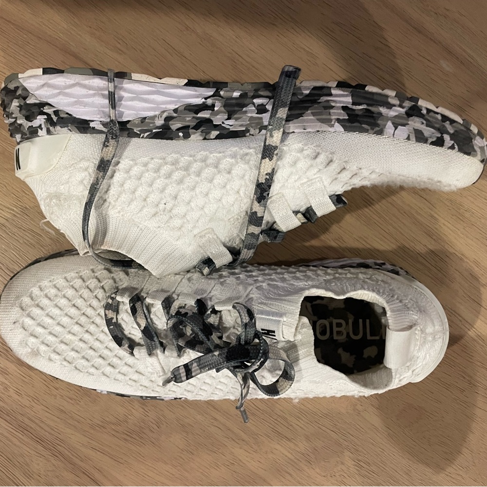 Size 8 Nobull running shoes
